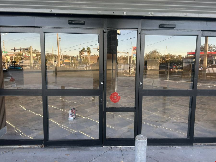 PREMIER TAMPA SHOWROOM- 13,296 SF Freestanding Building 1.42 ACRES  Signalized corner  LED Billboard Signage