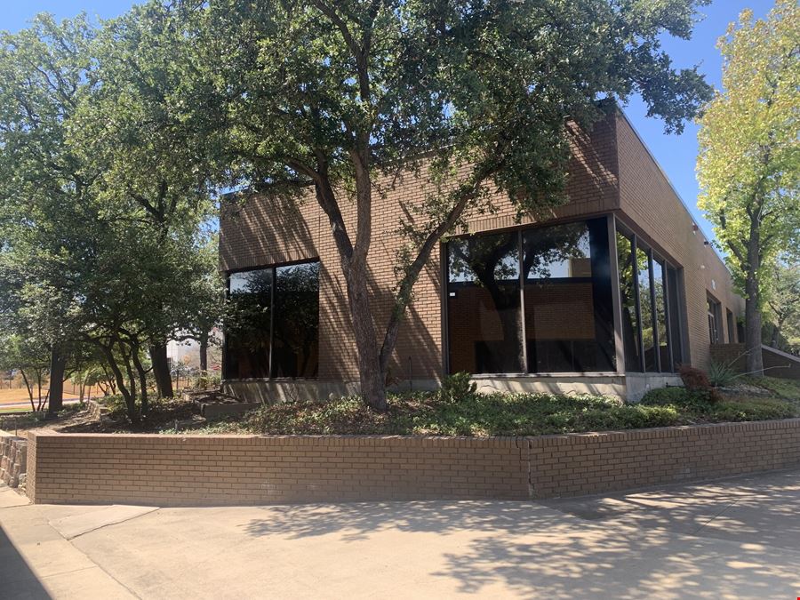 1610 Corporate Court