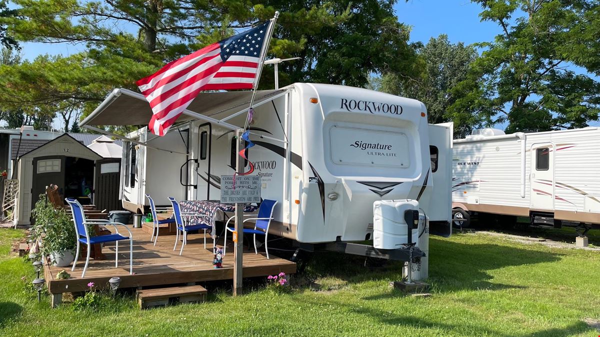 Pointe Au Gres Marina & Campground 