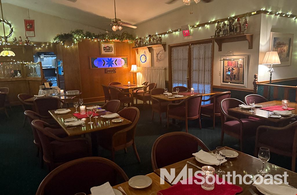 Turnkey Restaurant in Downtown Jensen Beach