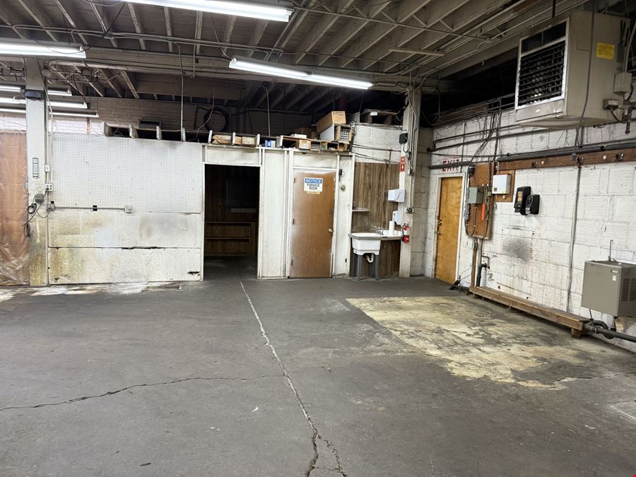 Manufacturing Facility Near I-5 & Fremont Bridge