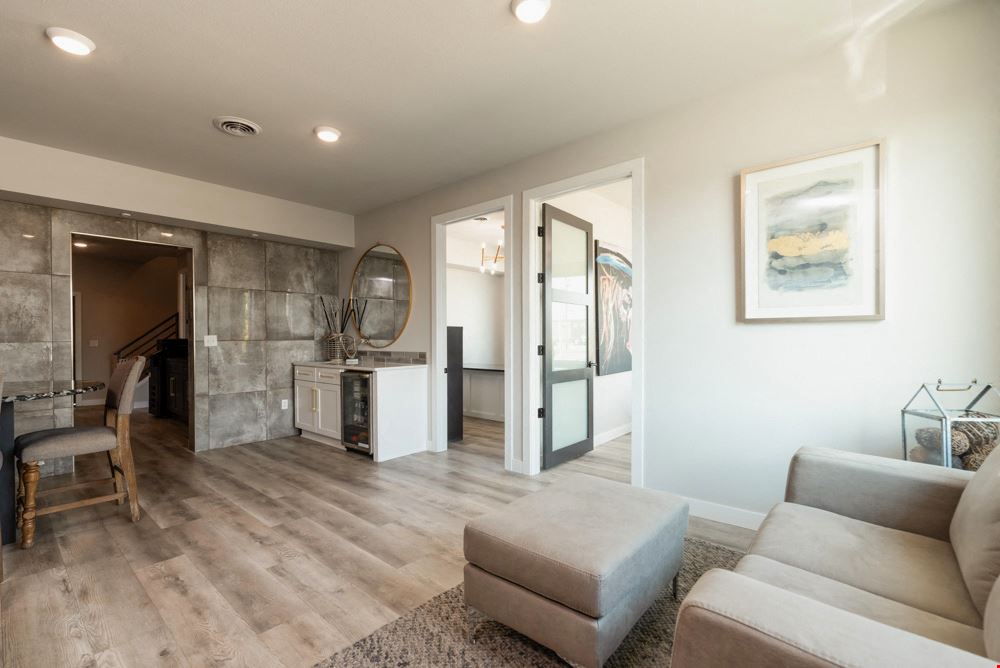 2041 40th Ave SE, Unit B-112
