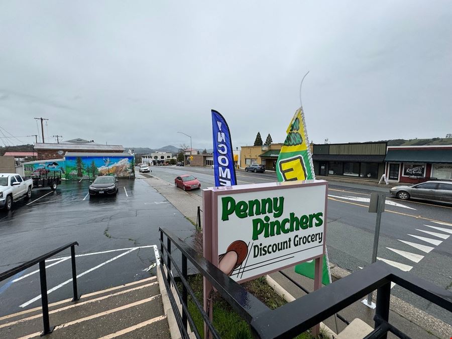 Penny Pinchers Discount Grocery for Sale.