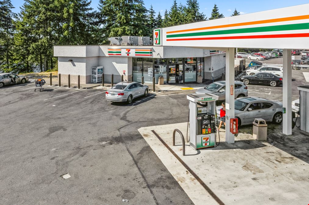 Corporate 7-11 Fee Simple C Store + Gas Station STNL