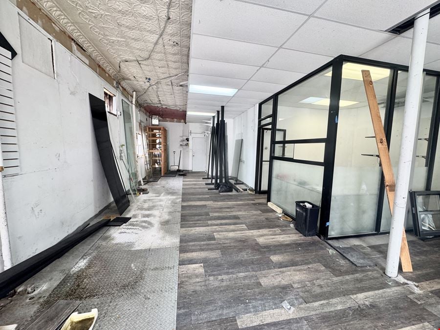 Retail space for lease in Long Island City