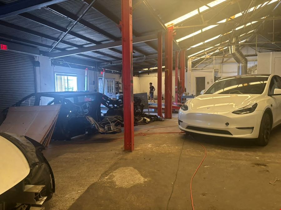 MECHANIC SHOP / AUTO BODY SHOP FOR LEASE