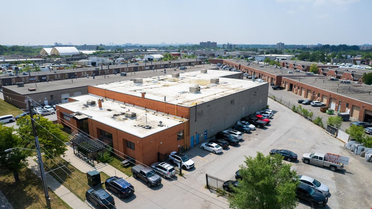 157 Toryork Dr, North York, ON M9L 1X9