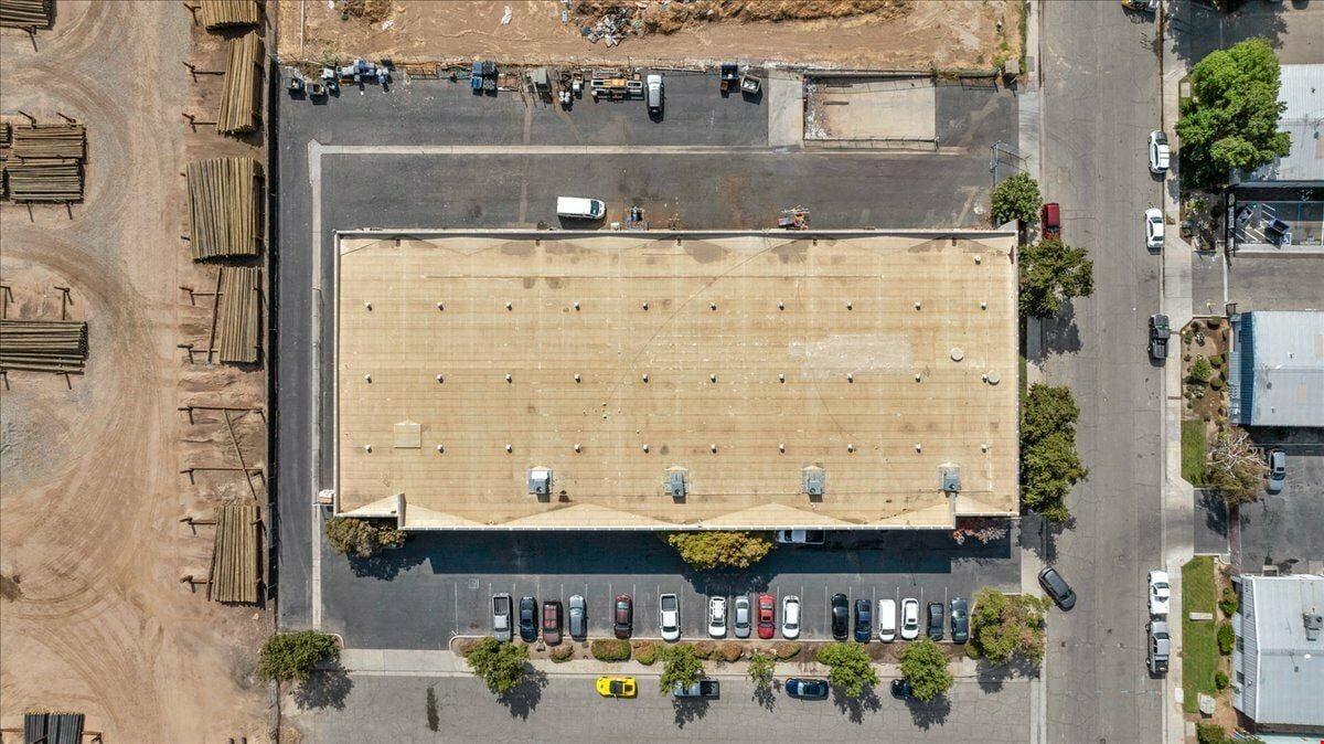 (2) Open Warehouse Spaces in Bullard Industrial Park