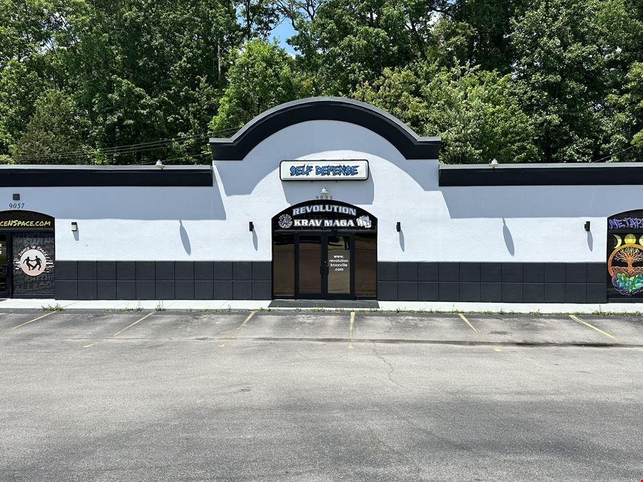 9053 Middlebrook Pike