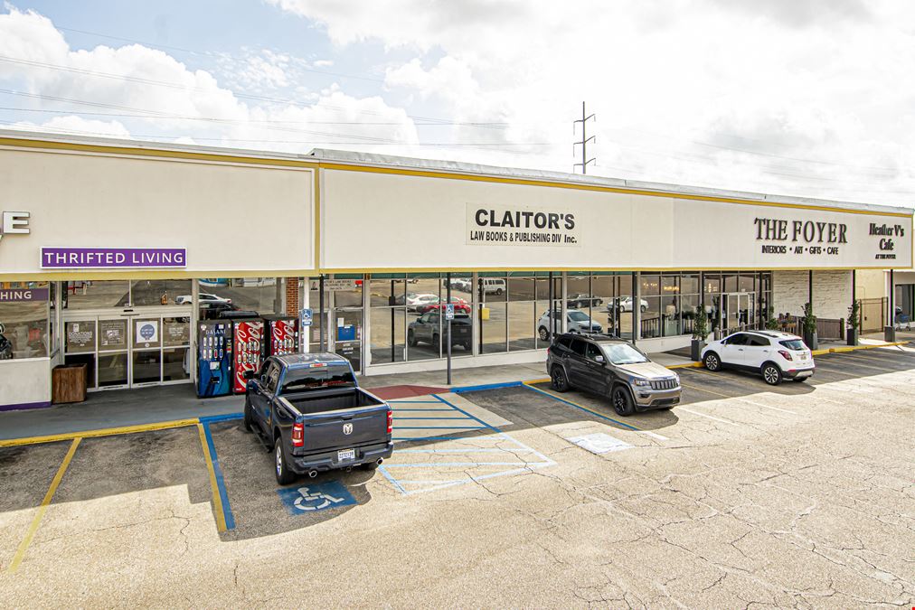 Office Space Available in Acadian Perkins Shopping Center