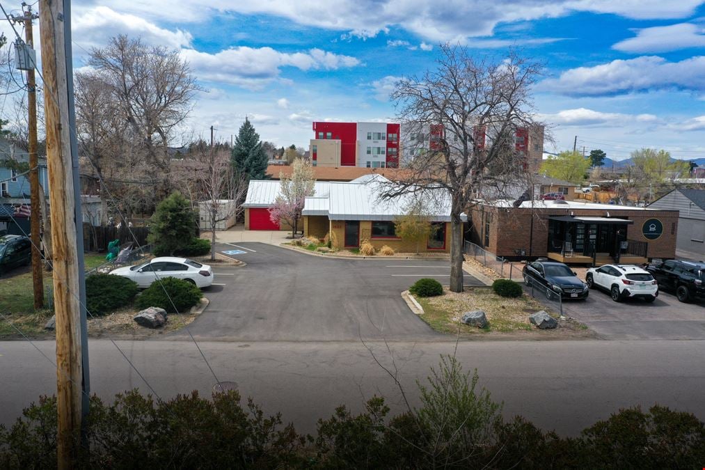 Lakewood Owner User Office With Garage Space