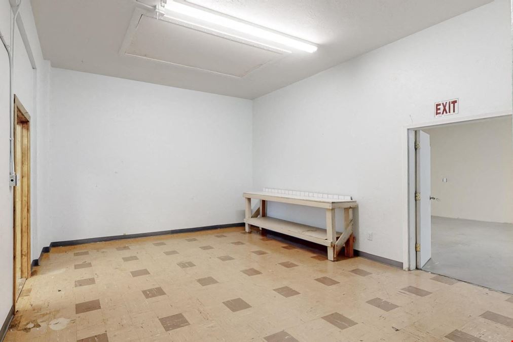 Below Market Retail Space for Lease!