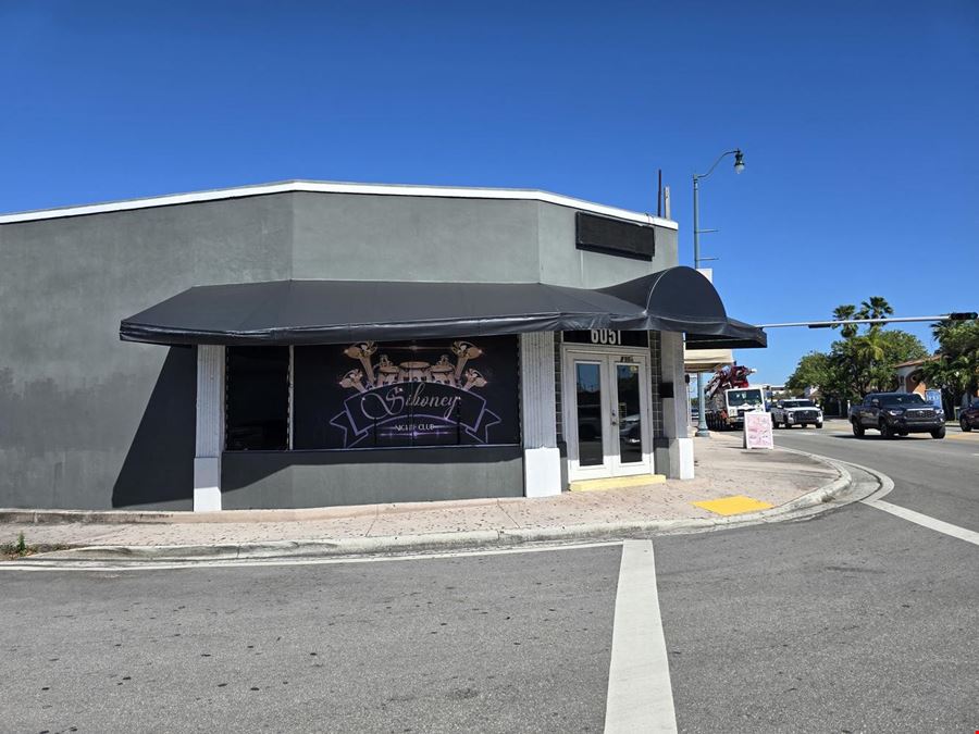 Bar/Retail Opportunity Calle Ocho Lit Havana