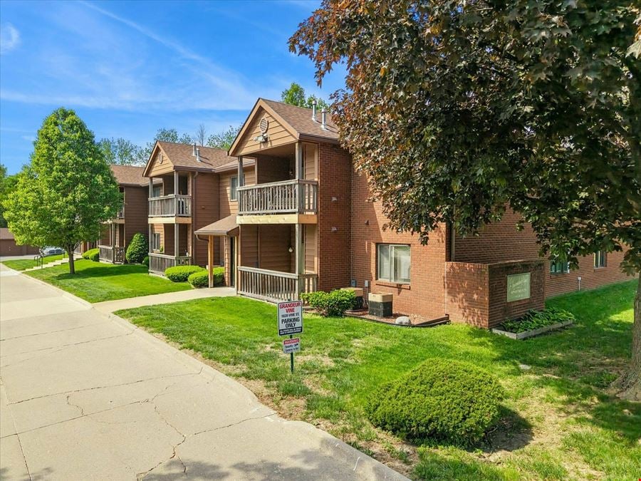 Grandeur Vine Apartments