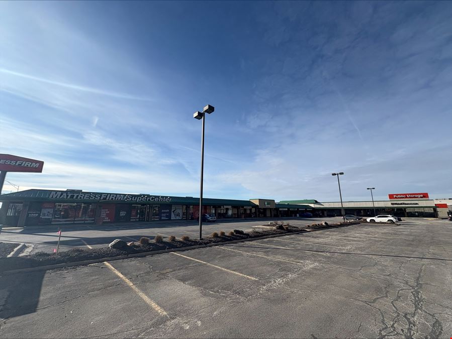CEDARNOLE PLAZA