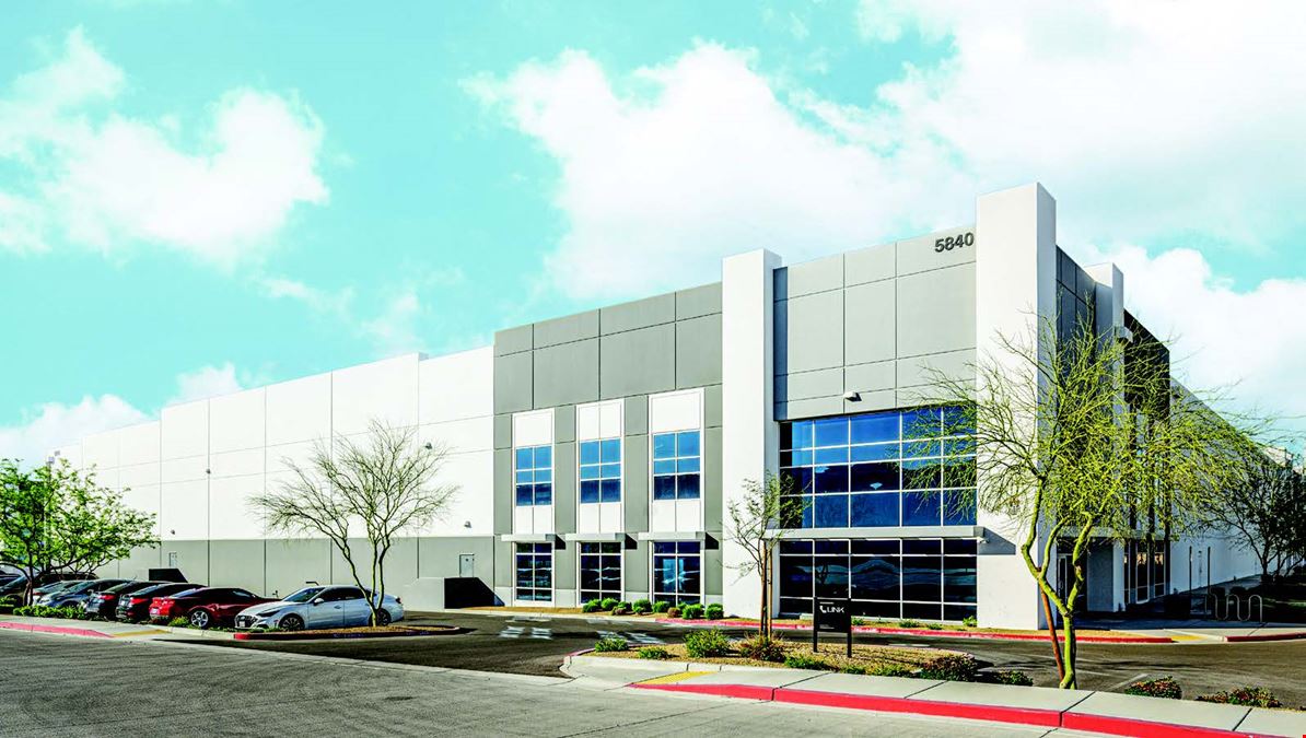Move-In Ready! ±95K SF office/warehouse - 32' clear height