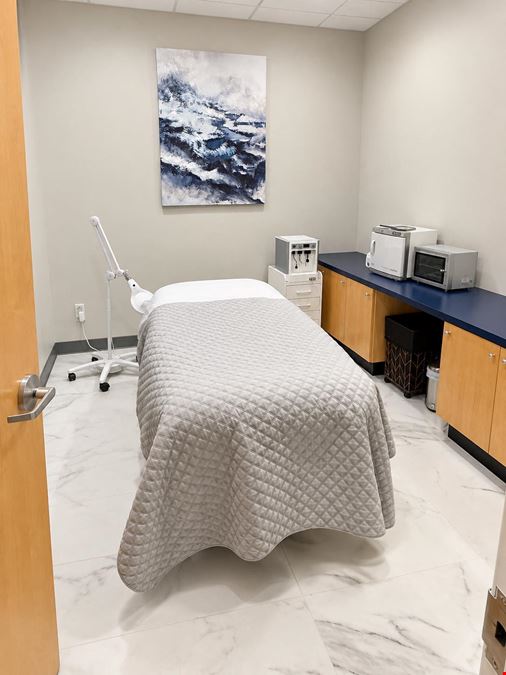 3965 W 106th Street | Suite 120