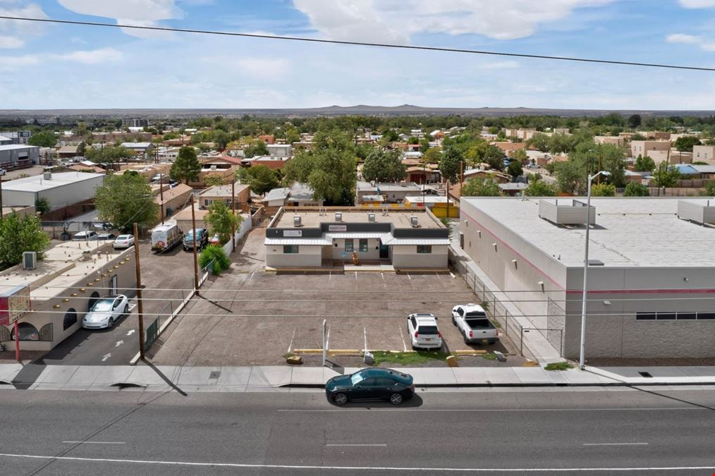 4-SUITE RETAIL/OFFICE · INVESTMENT/OWNER USER