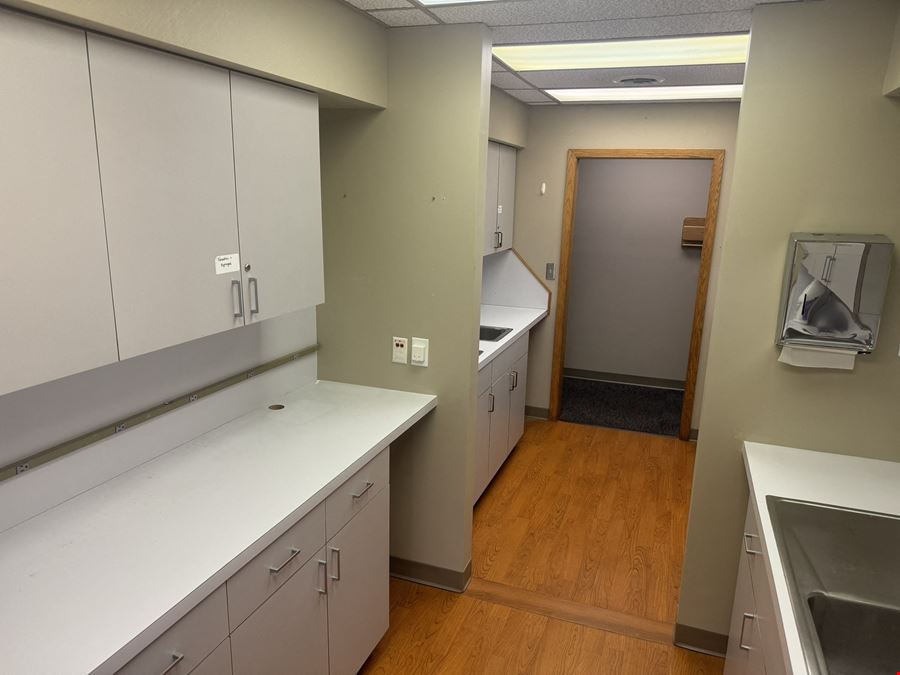 Anchor Bay Professional Plaza