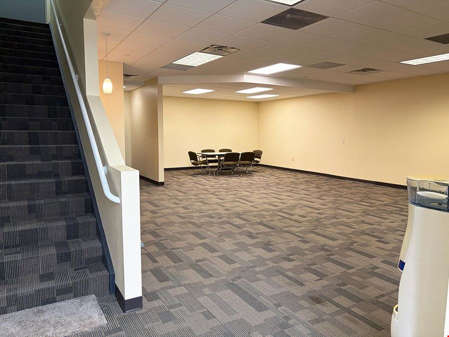 2475 Maplewood Drive W #113