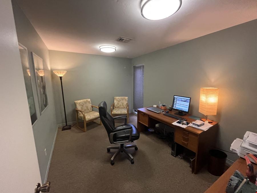 12734 Kenwood Ln Unit 17