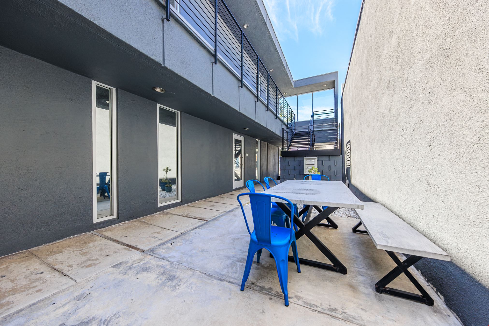 2330 Westwood Blvd