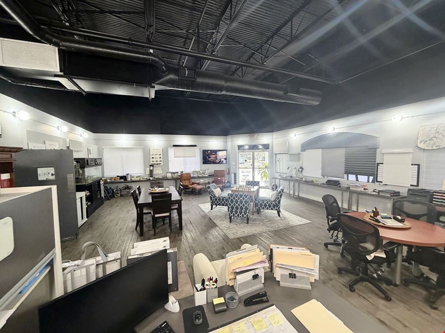 Fully A/C Showroom/Warehouse