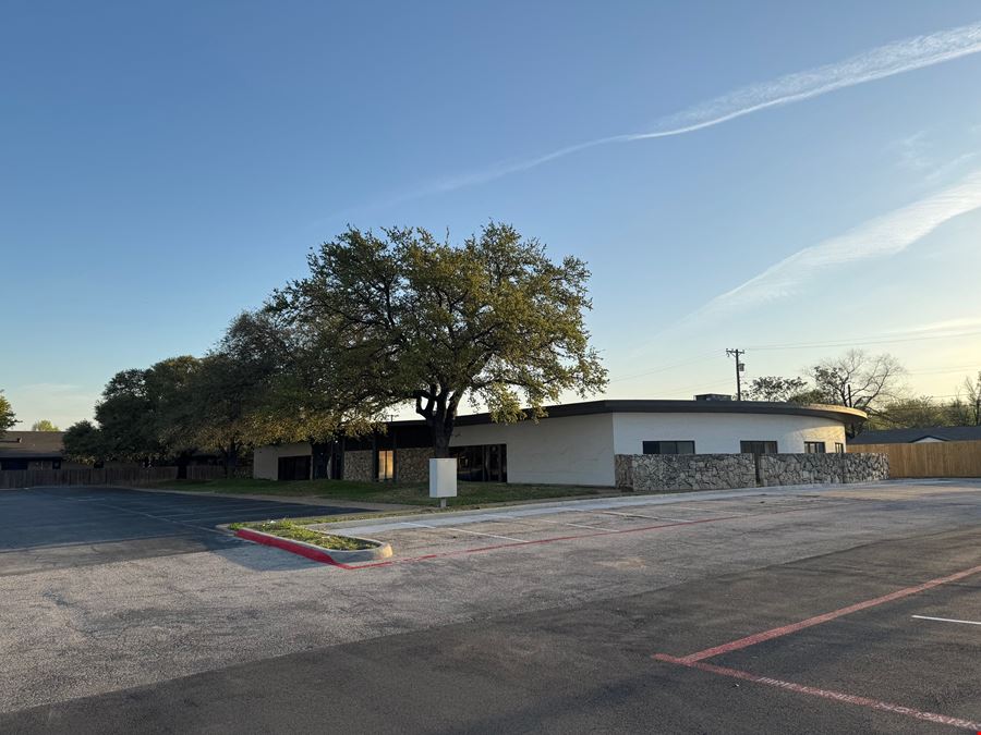 MacArthur Professional Building - For Sale