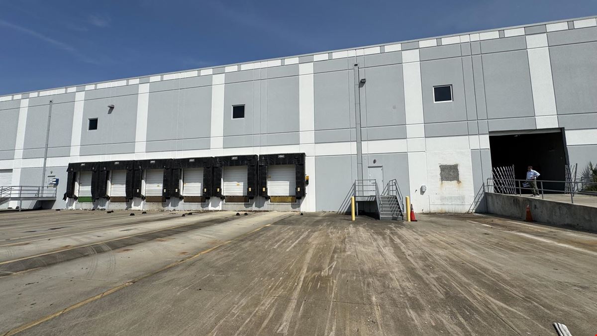 1701 Charleston Regional Pkwy