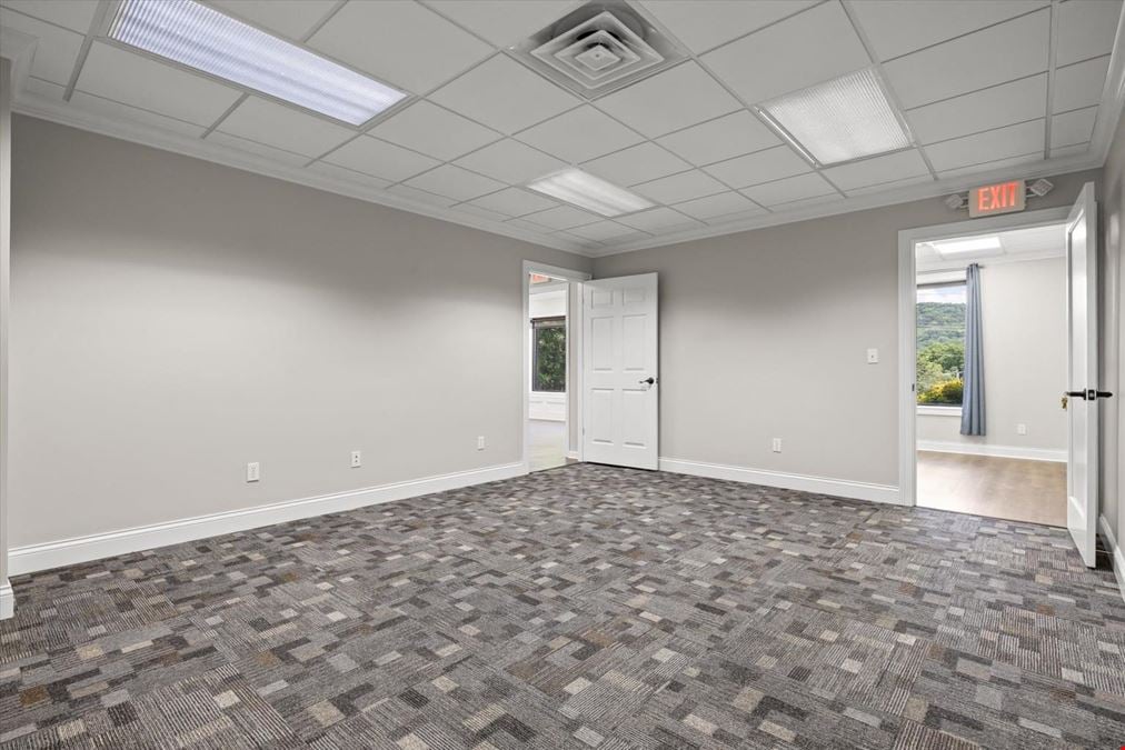 2 Executive Suites 