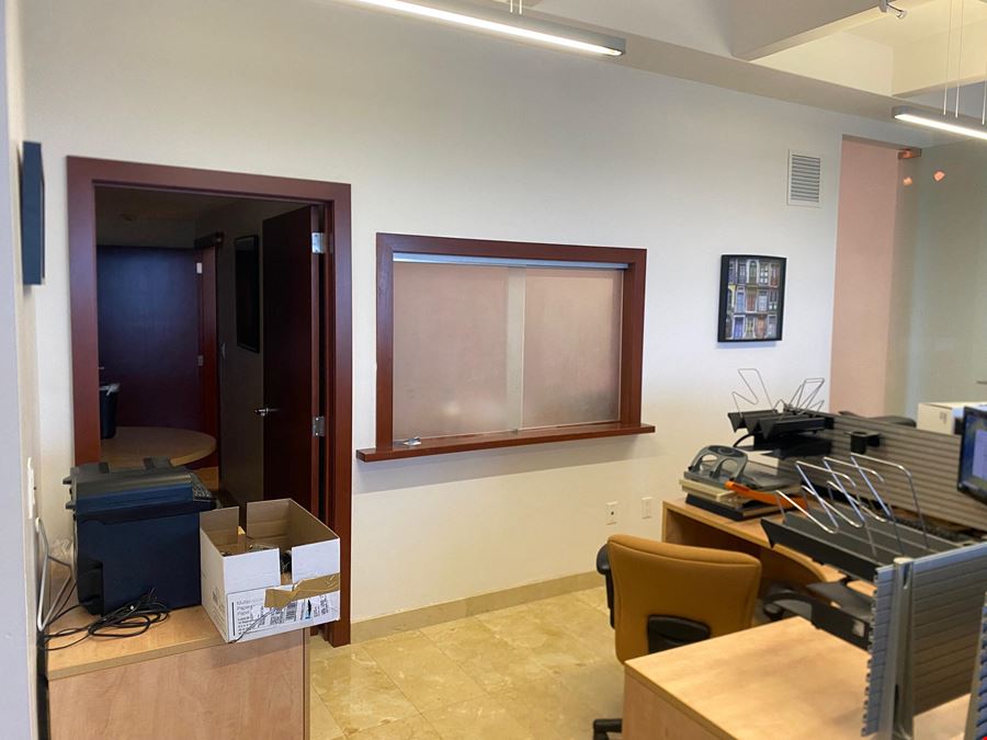 1,004 SF Modern Office Condo for Lease