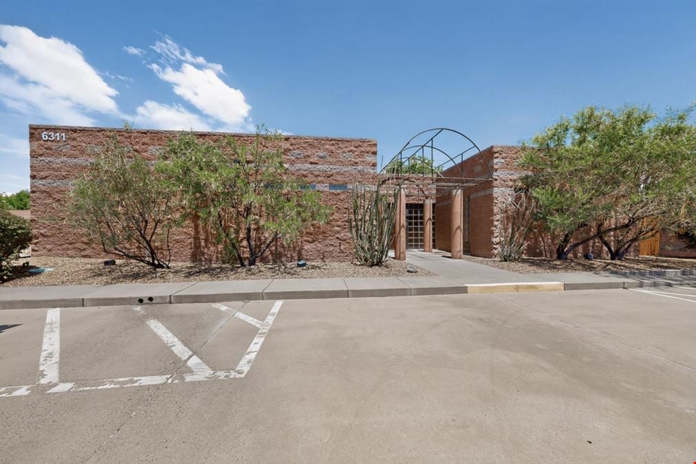 Free-Standing 2,908 SF Office with Montaño Frontage & 16 Spaces
