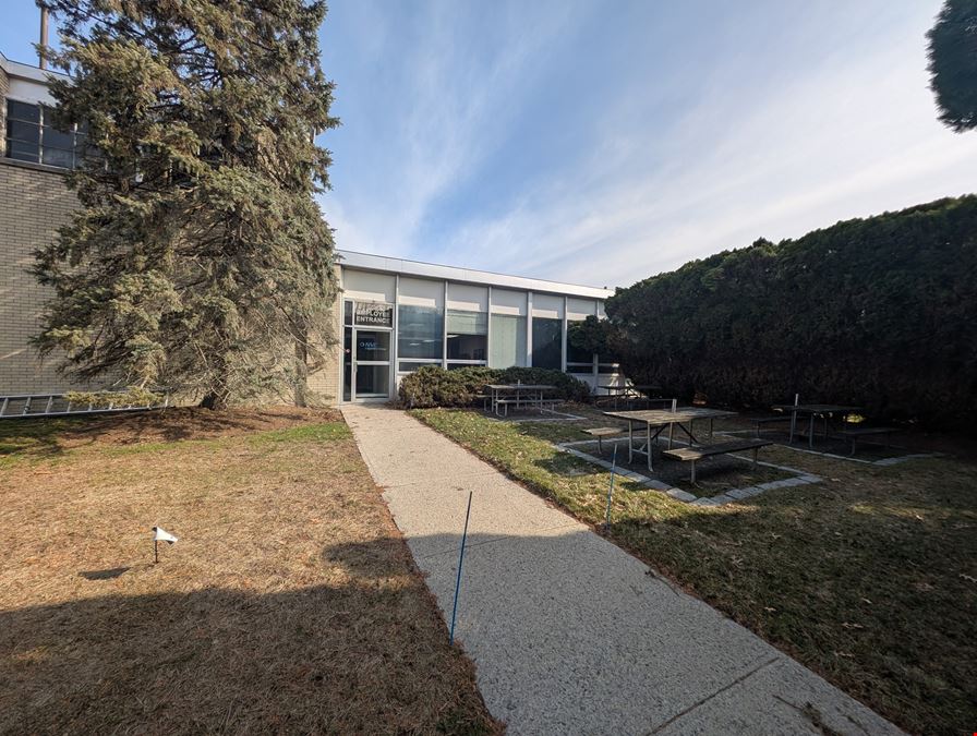 1 Pond Rd