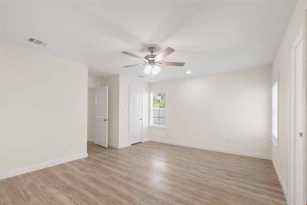 1310 E Alamo St