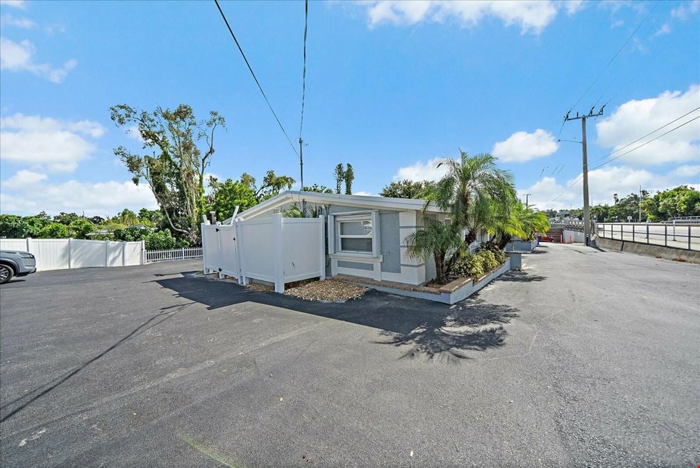 2535 Bee Ridge Rd