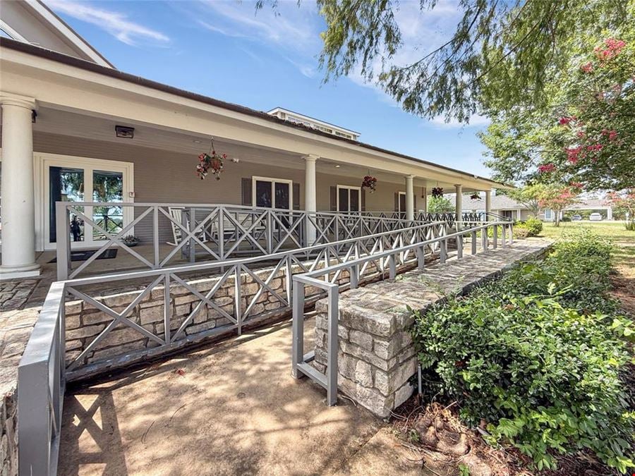 1100 Reba McEntire Ln