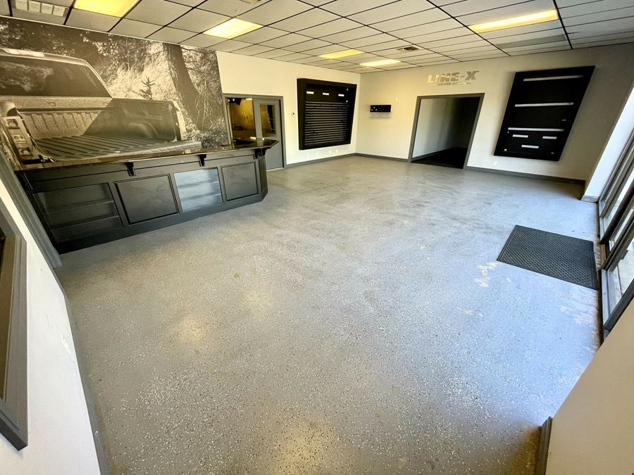 Linex Building / 11190 Hwy 64 E