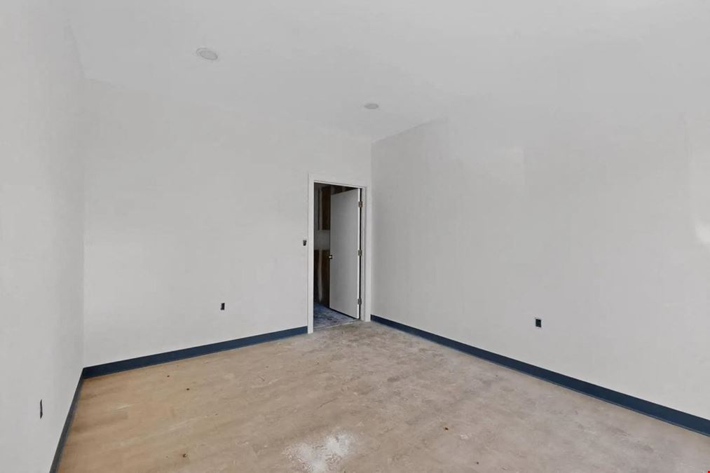 New Build Warehouse Suites Next to Airport & i-25