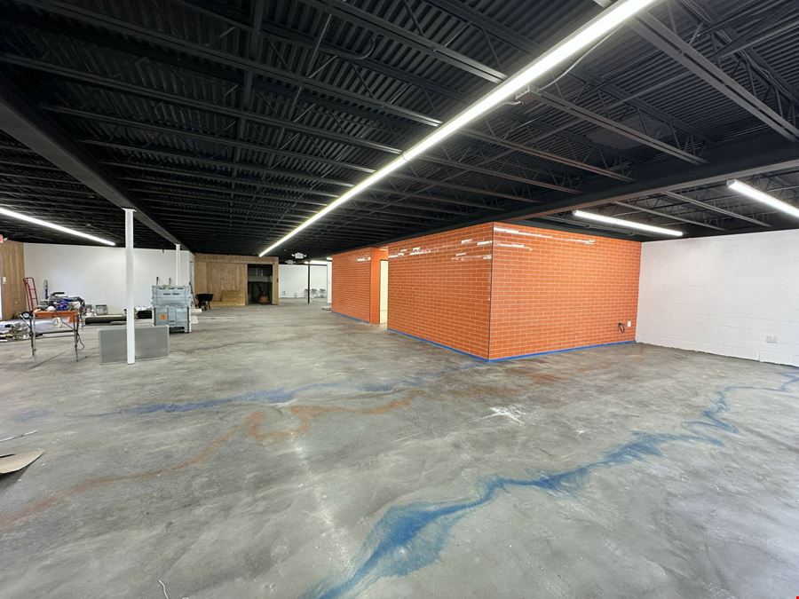 616 N. Main Street Warehouse/Showroom + Two Adjacent Lots