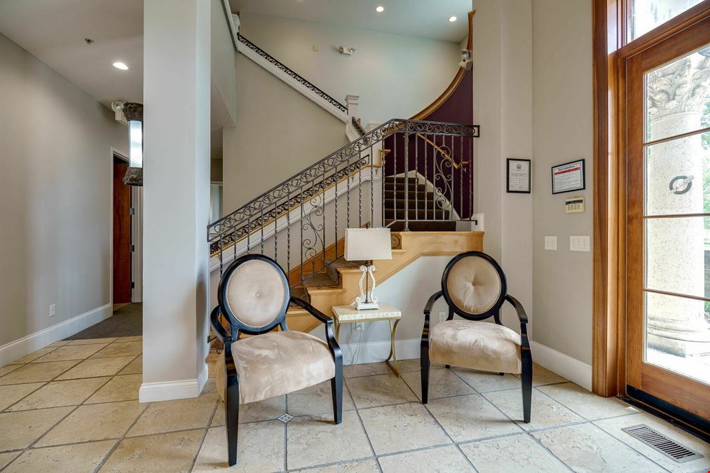 2496 Commons