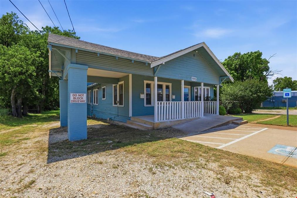 1115 N Main St