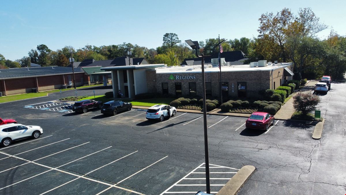 REGIONS PLAZA
