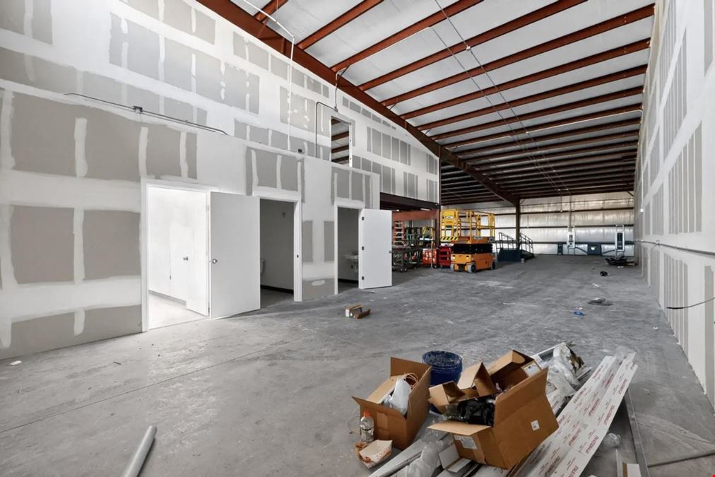New Build Warehouse Suites Next to Airport & i-25
