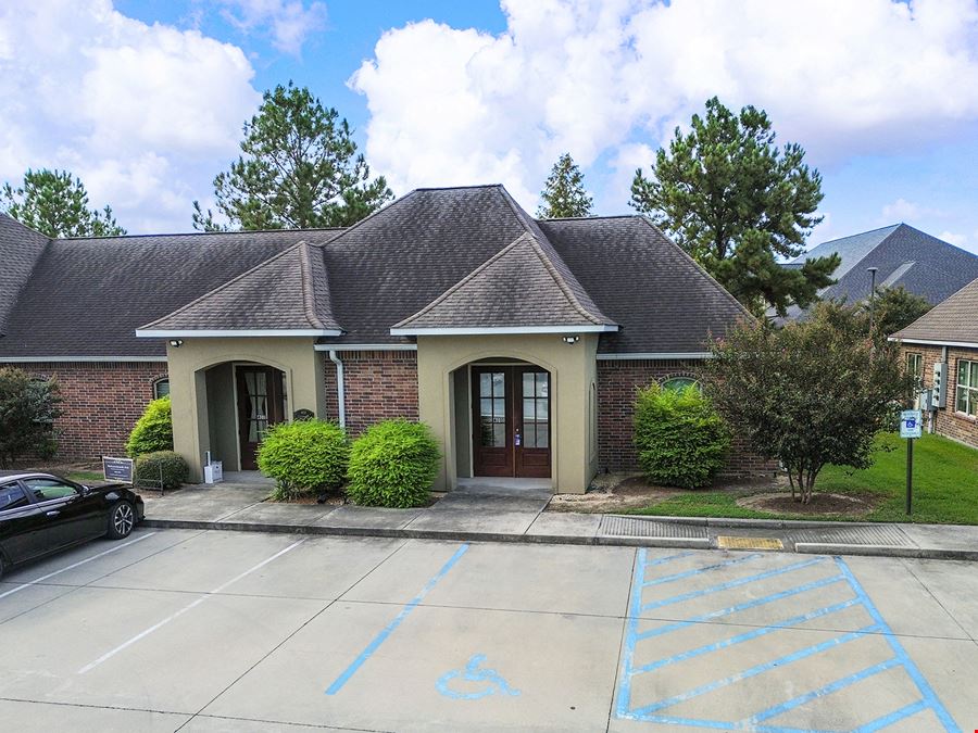 Sherwood Commons Office Center: Move-In Ready Suite for Lease
