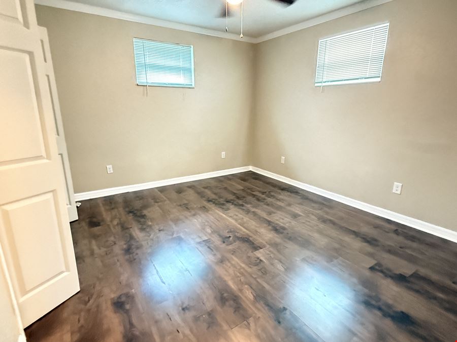  Updated Office Suites + Optional Live/Work Apartment | 4,532 SF | Downtown New Port Richey