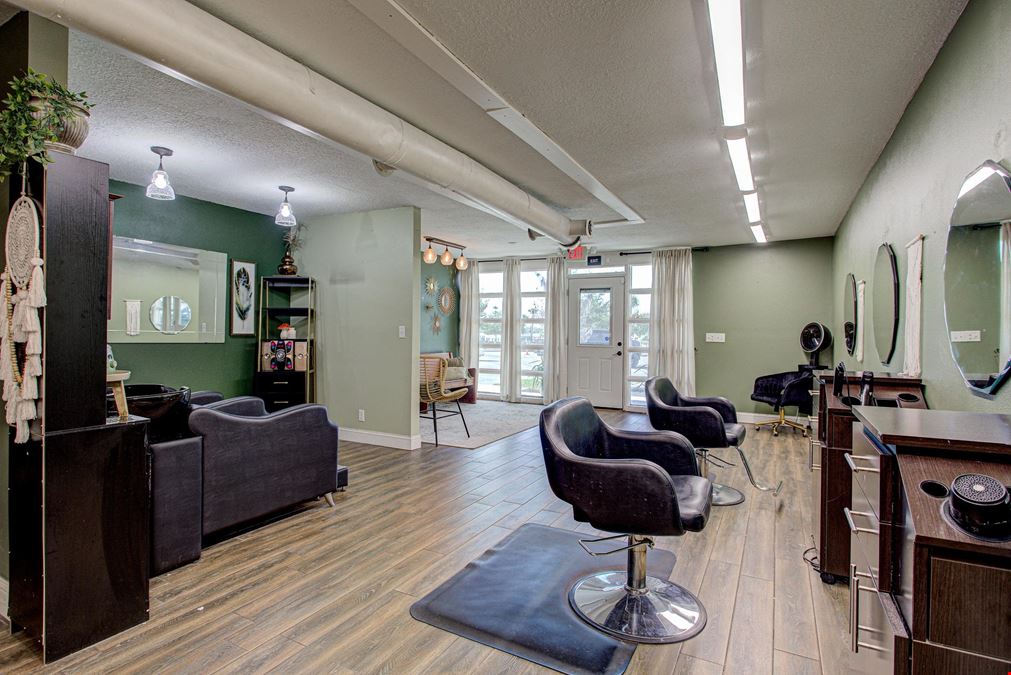 Waterview Standalone Building in Historic Downtown Palatka
