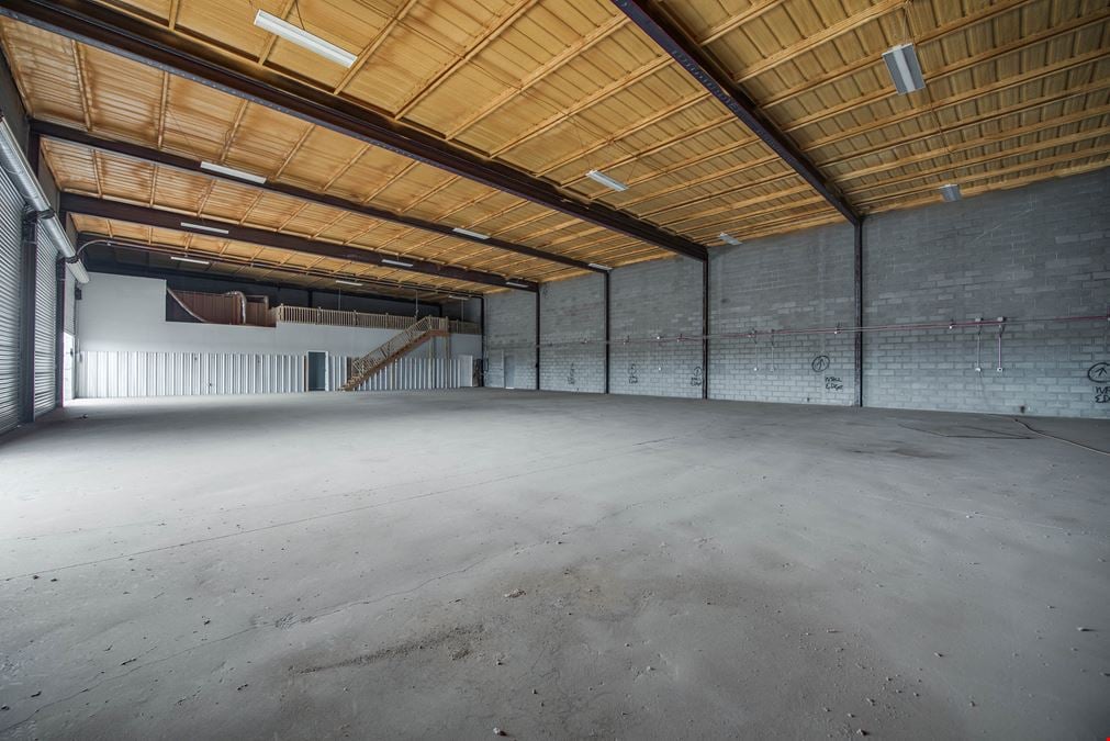 Modern Industrial Office/Shop Near I-20