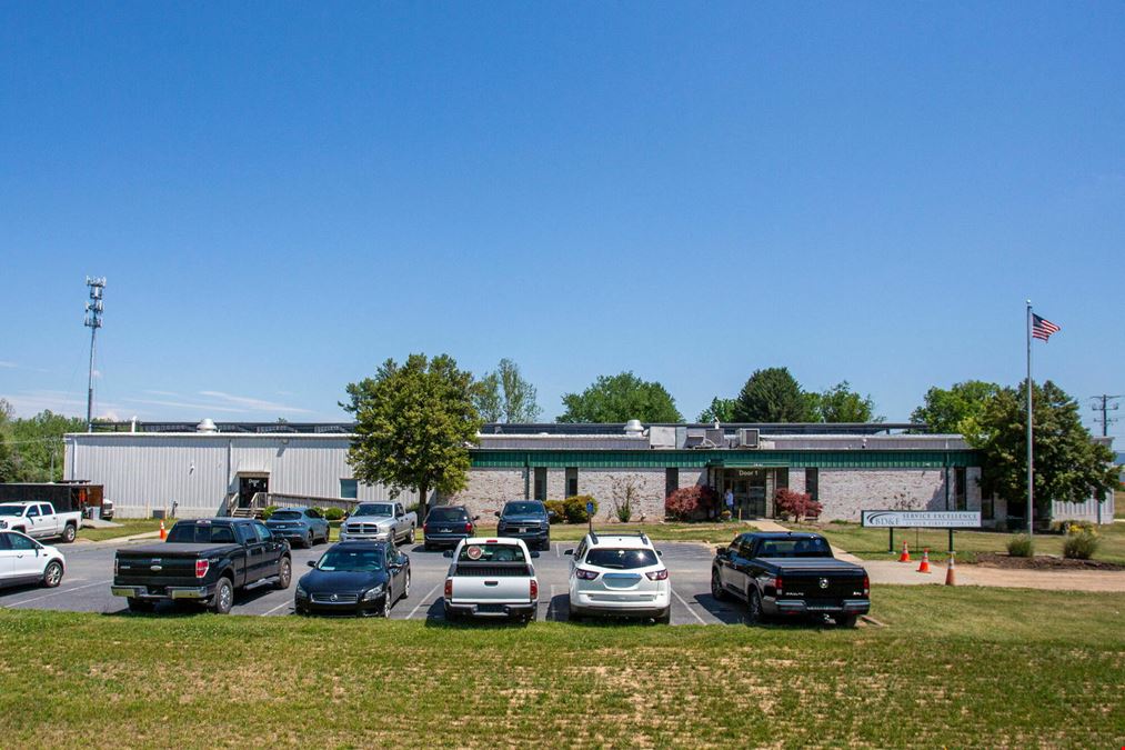 FLEXIBLE INDUSTRIAL SUBLEASE WITH OFFICE & WAREHOUSE SPACE NEAR I-64