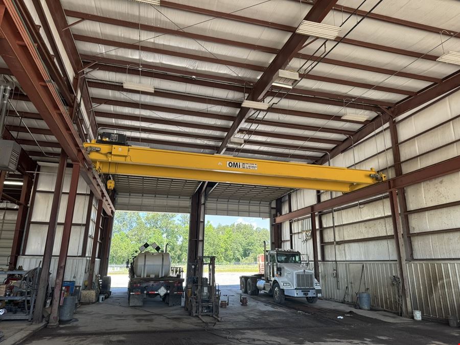 ±46,700 SF Oilfield Service Facility on 43 AC