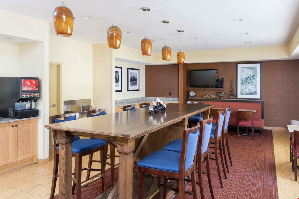 Hampton Inn Lubbock-Converting to Spark by Hilton